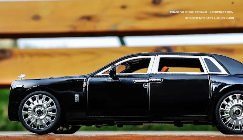 Rolls-Royce Phantom 2017 à l'échelle 1:20 