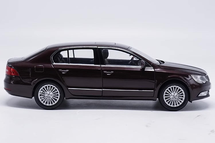 1:18 Skoda 2008 Superb Die Cast Model Car