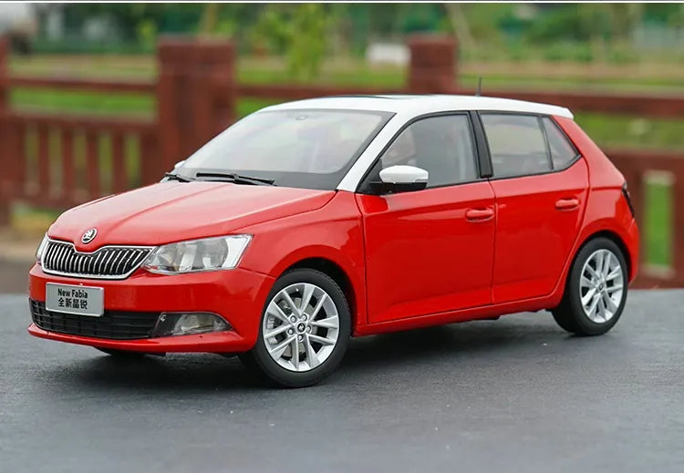 1:18 Skoda 2014 Fabia 