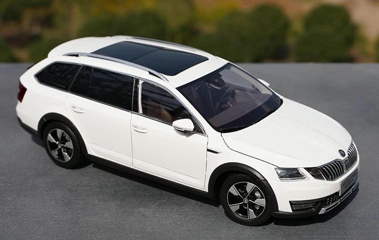 1:18 Skoda 2017 Octavia Die Cast Model Car