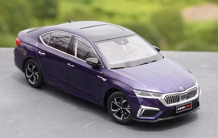 1:18 Skoda 2021 Octavia Die Cast Model Car