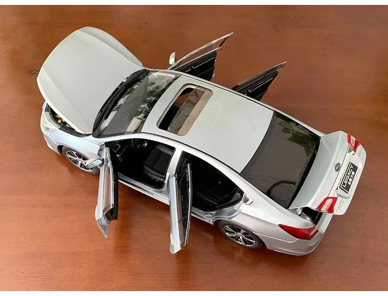 1:18 Subaru 2015 Legacy Die Cast Model Car