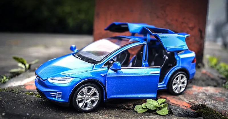 1:32 Tesla 2015 Modello X 