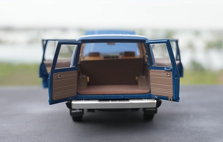 1:18 Toyota 1980 Land Cruiser J60 Die Cast Model Car