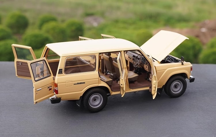 1:18 Toyota 1980 Land Cruiser J60 Die Cast Model Car