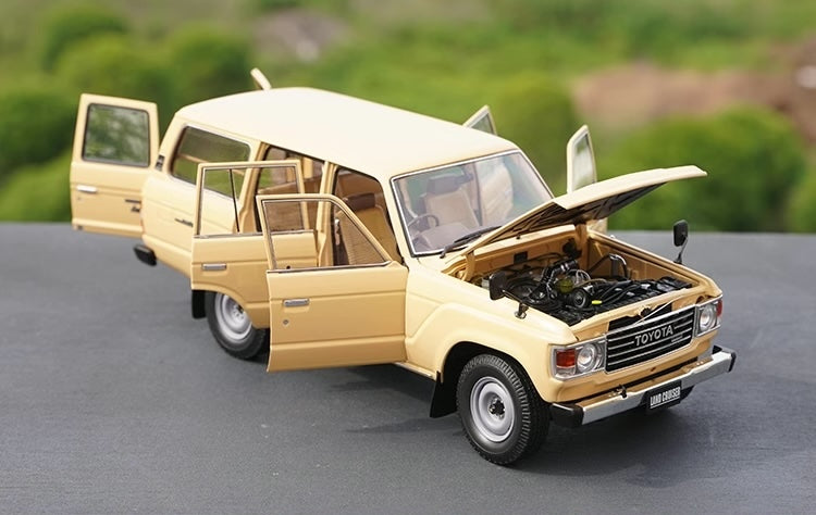 1:18 Toyota 1980 Land Cruiser J60 Die Cast Model Car