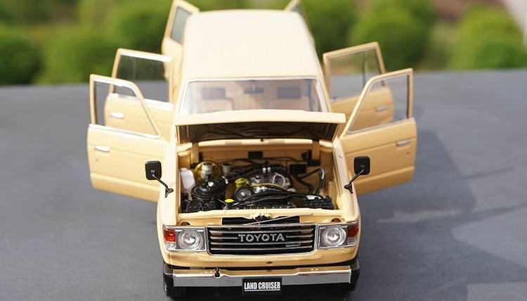 1:18 Toyota 1980 Land Cruiser J60 Die Cast Model Car