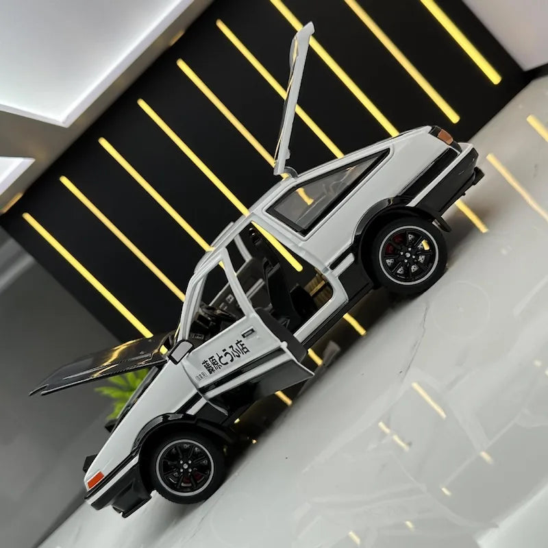 1:24 Toyota 1983 Corolla AE86 Initial D