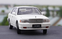 1:18 Toyota 1995 Crown 155 Die Cast Model Car