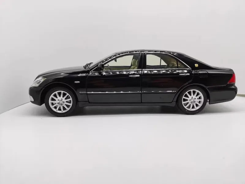 1:18 Toyota 2003 Crown Royal Saloon S180 Die Cast Model Car