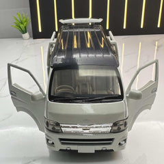 1:32 Toyota 2004 HiAce Die Cast Model Car