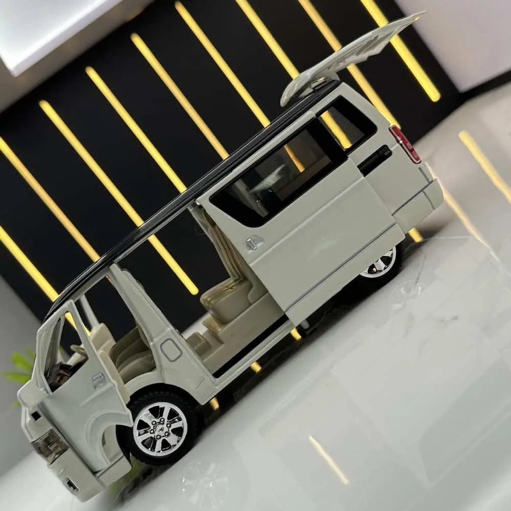 1:32 Toyota 2004 HiAce