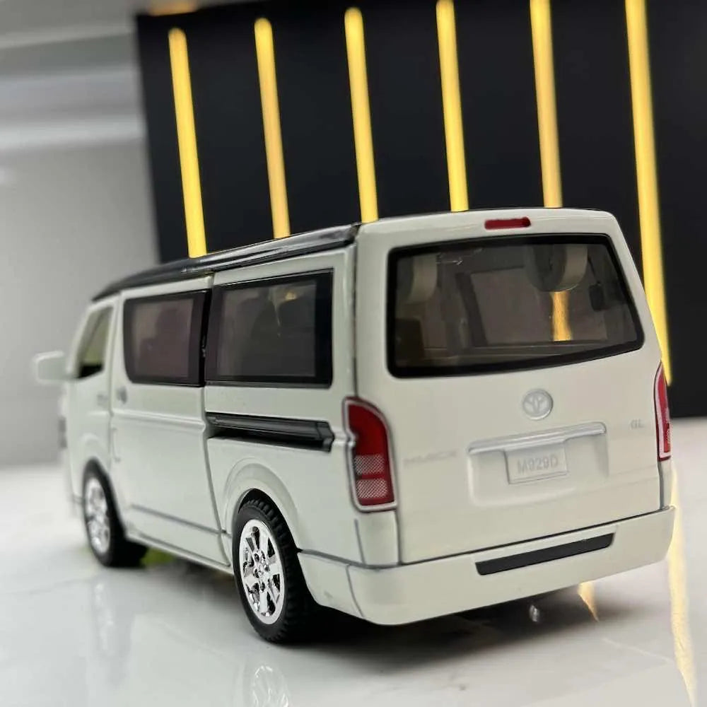 1:32 Toyota 2004 HiAce