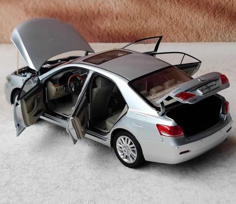 1:18 Toyota 2009 Camry Die Cast Model Car