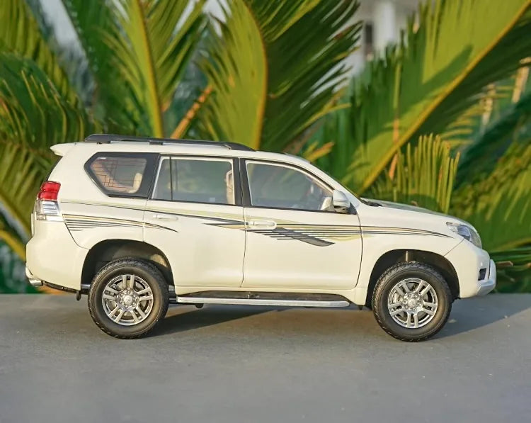 1:18 Toyota 2009 Land Cruiser Prado 