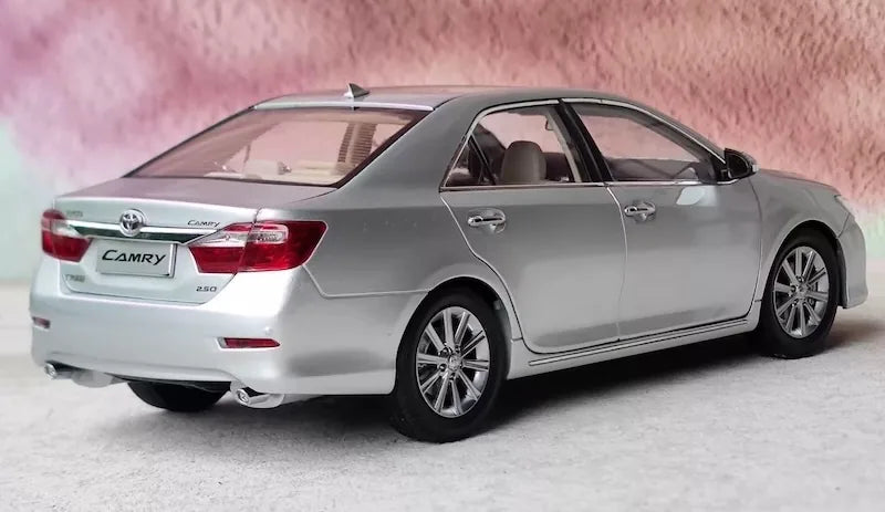 1:18 Toyota 2011 Camry Die Cast Model Car