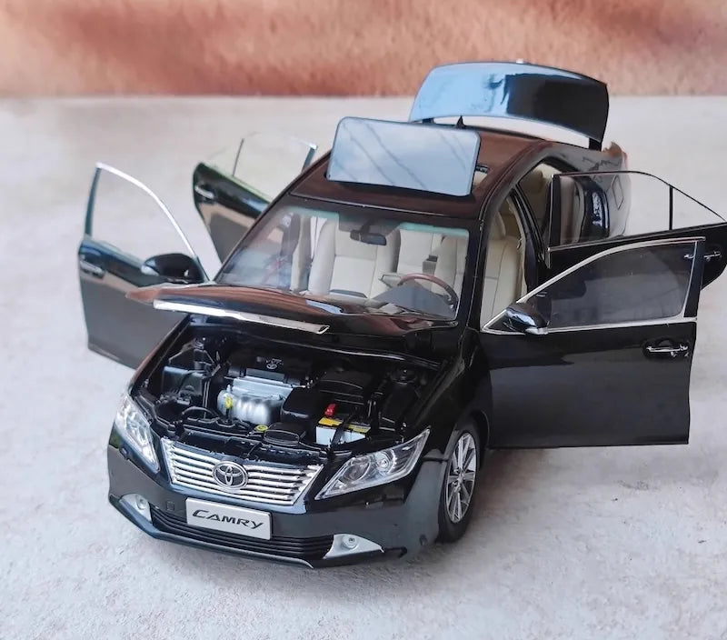 1:18 Toyota 2011 Camry Die Cast Model Car