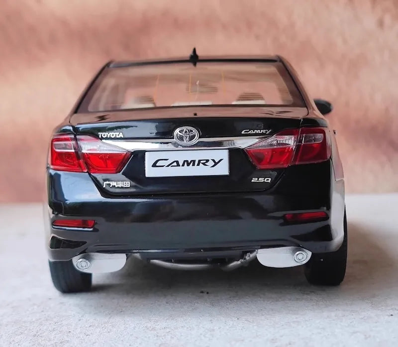 1:18 Toyota 2011 Camry Die Cast Model Car