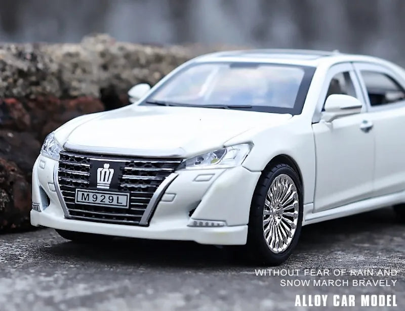 1:24 Toyota 2012 Crown