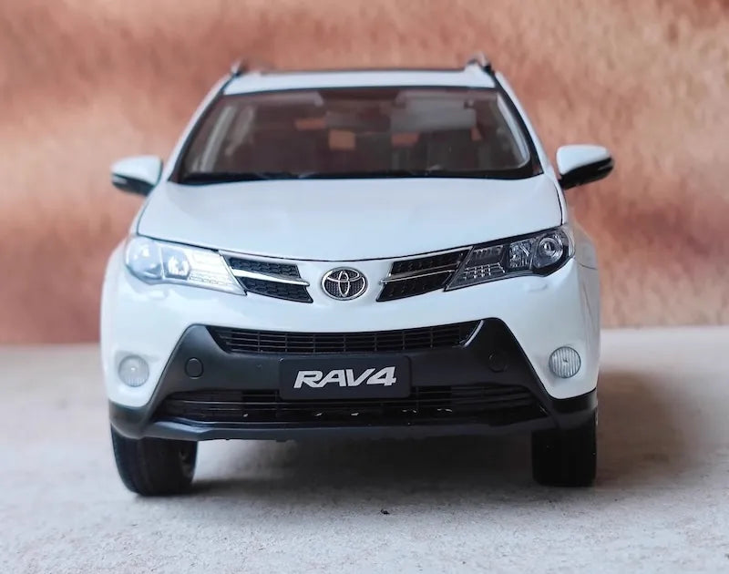 1:18 Toyota 2013 RAV4 Die Cast Model Car