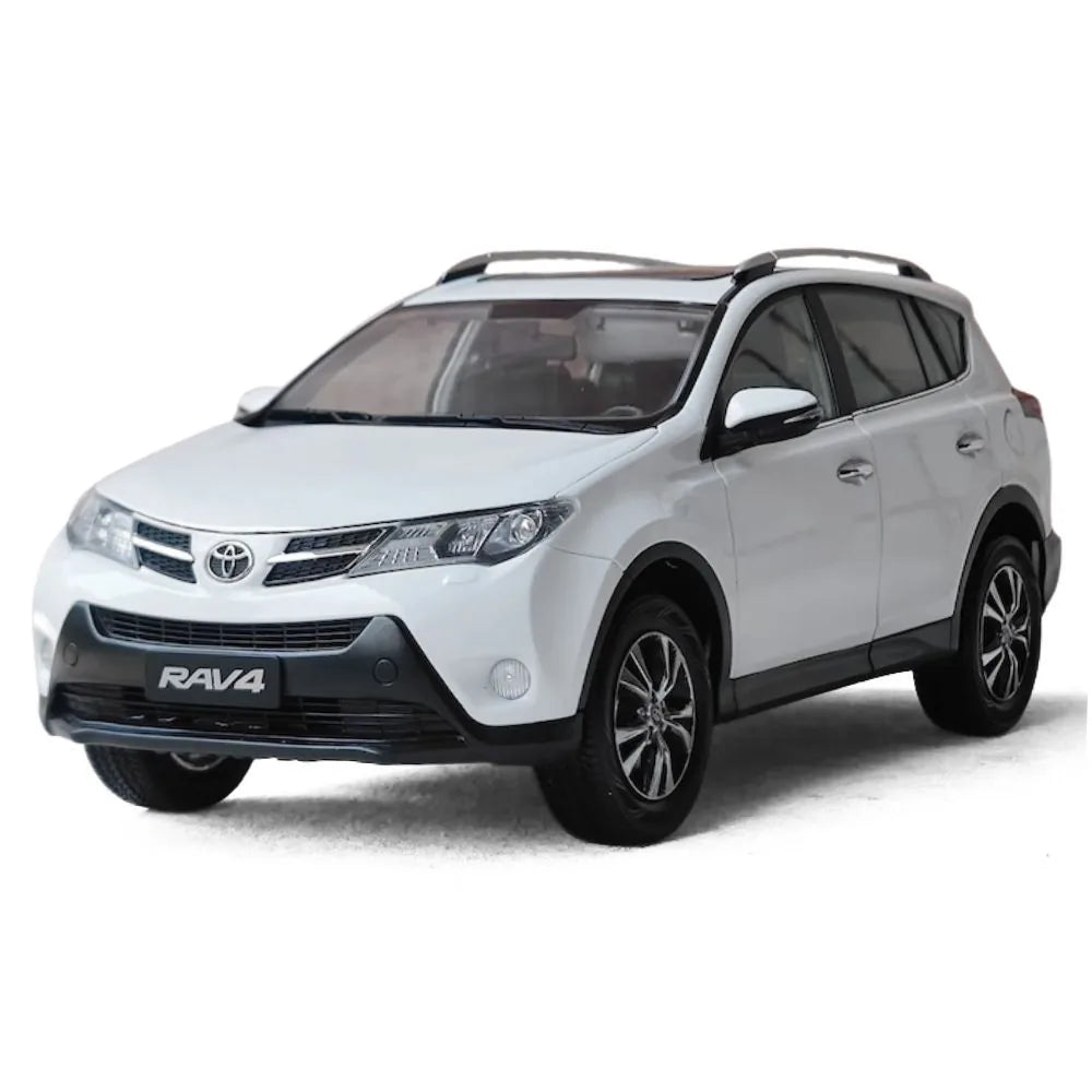 1:18 Toyota 2013 RAV4 White Die Cast Model Car