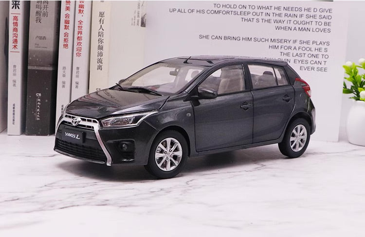 1:18 Toyota 2013 Yaris Die Cast Model Car