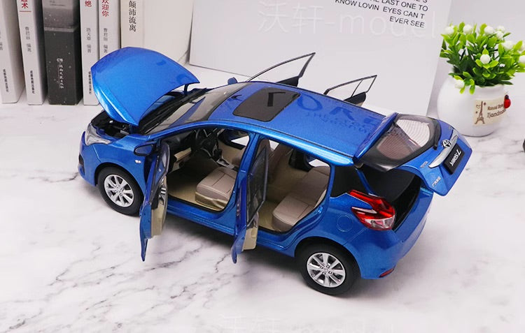 1:18 Toyota 2013 Yaris Die Cast Model Car