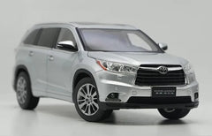 1:18 Toyota Highlander 2015 