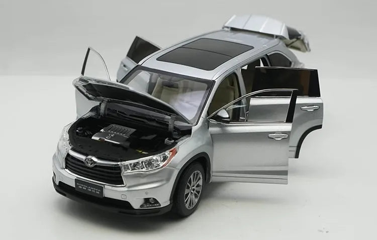 1:18 Toyota Highlander 2015 