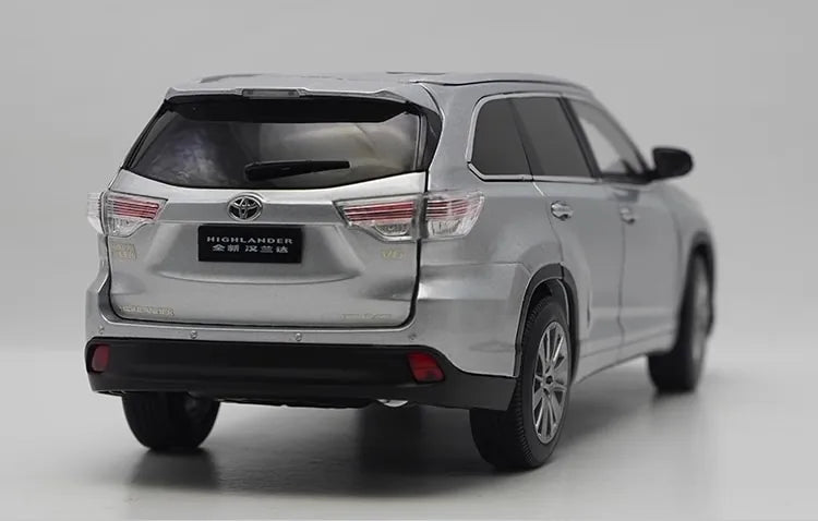 1:18 Toyota Highlander 2015 