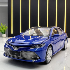 1:32 Toyota 2017 Camry XV70 Die Cast Model Car