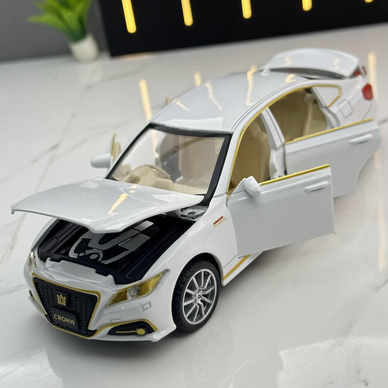 1:32 Toyota 2017 Crown 2.0 S 15th Die Cast Model Car