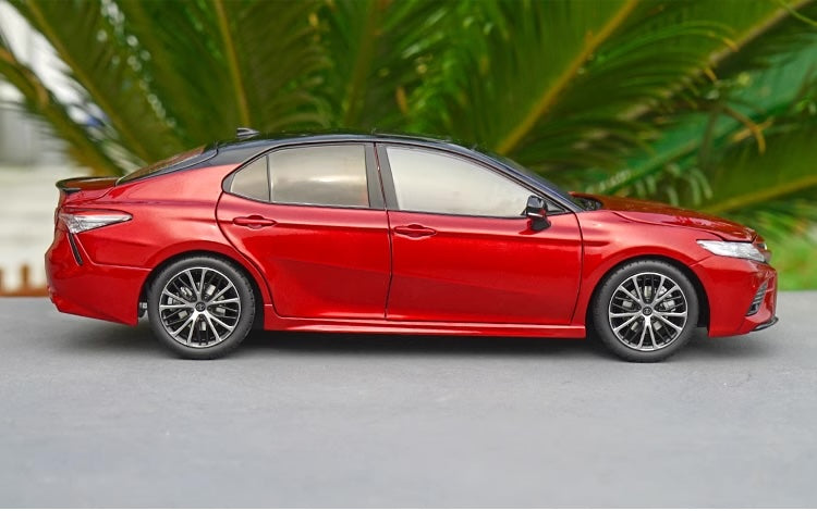 1:18 Toyota 2018 Camry SX Die Cast Model Car