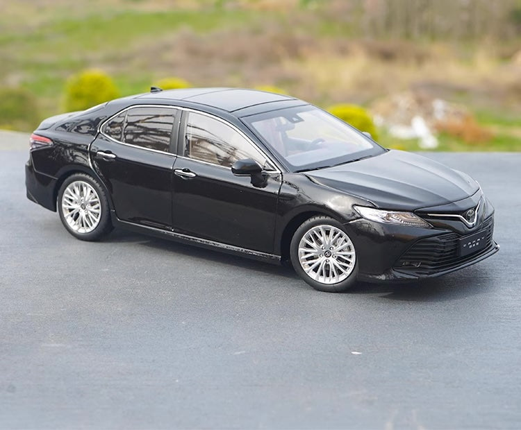 1:18 Toyota 2018 Camry XV70 Die Cast Model Car