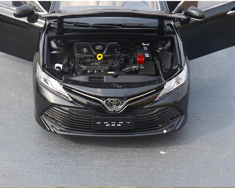 1:18 Toyota 2018 Camry XV70 Die Cast Model Car