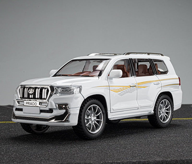 1:32 Toyota 2018 Land Cruiser Prado Die Cast Model Car