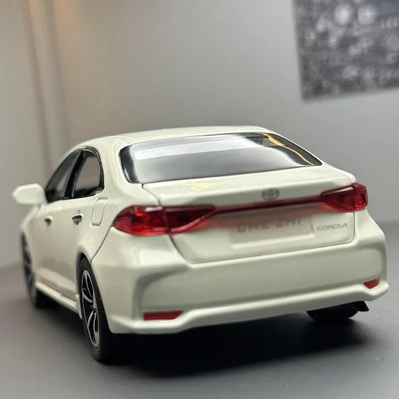 1:32 Toyota 2019 Corolla Altis 