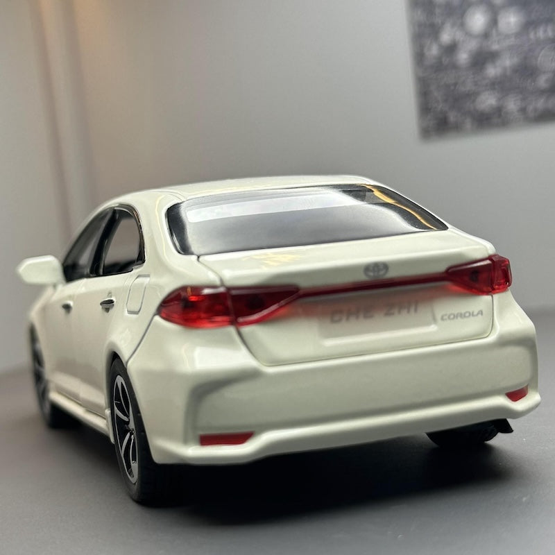 1:32 Toyota 2019 Corolla Altis Die Cast Model Car