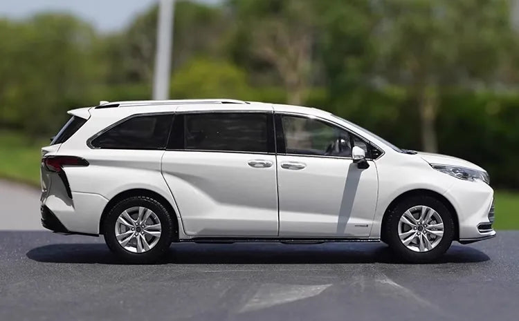 1:18 Toyota Sienna 2020 