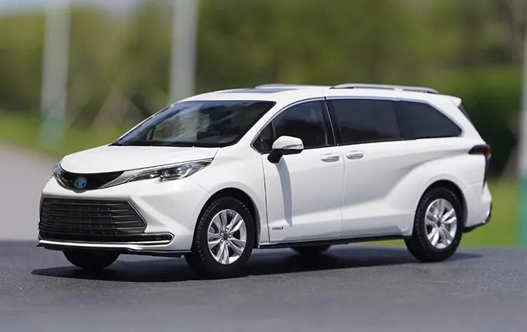 1:18 Toyota Sienna 2020 