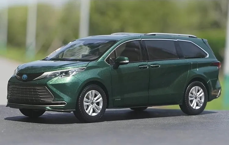 1:18 Toyota 2020 Sienna Die Cast Model Car