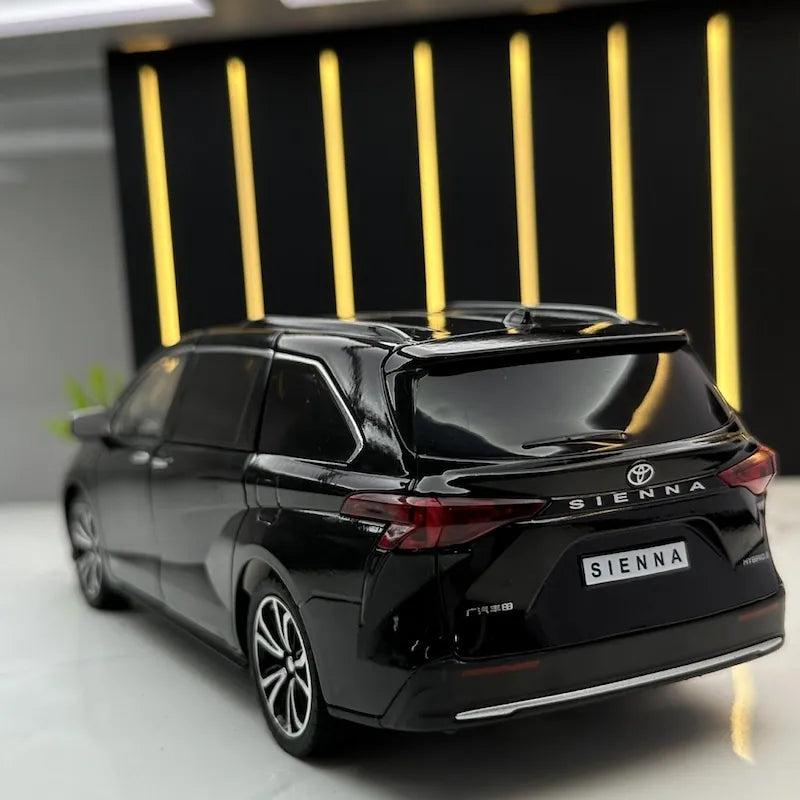 1:24 Toyota 2020 Sienna XL40 4th