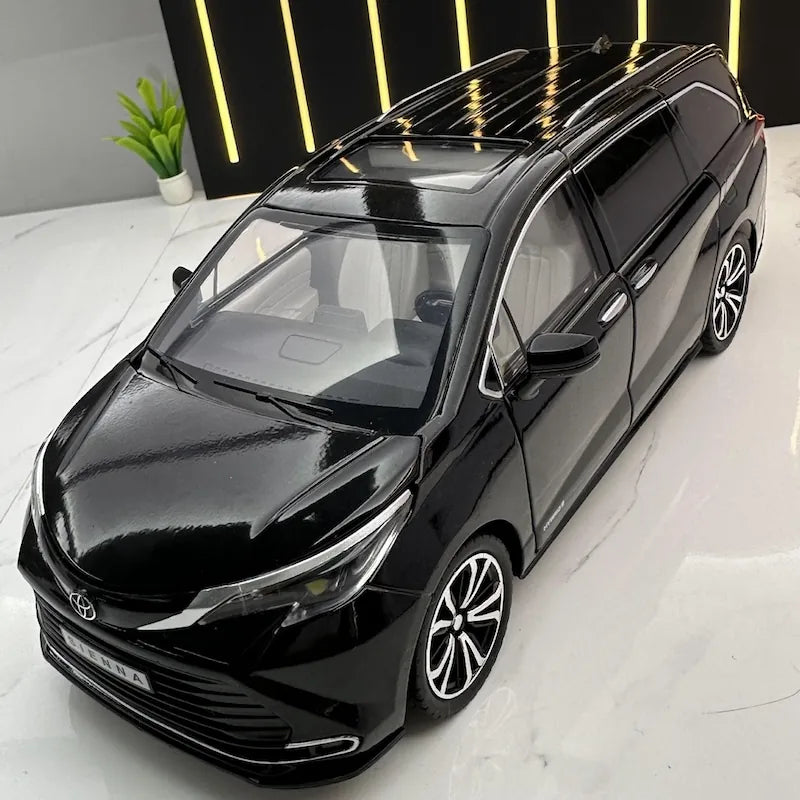 1:24 Toyota 2020 Sienna XL40 4th