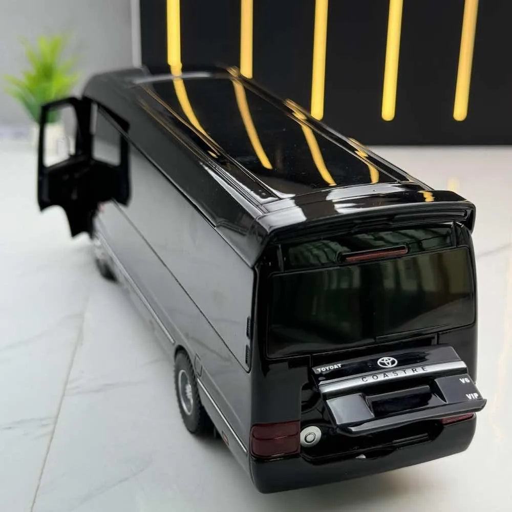 1:32 Toyota 2021 Coaster