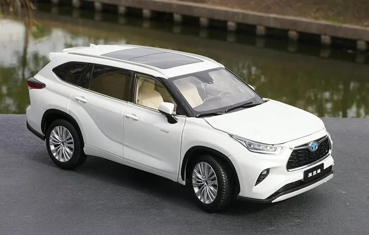 1:18 Toyota 2021 Highlander