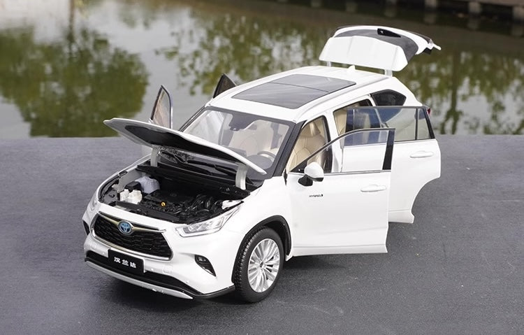 1:18 Toyota 2021 Highlander Die Cast Model Car