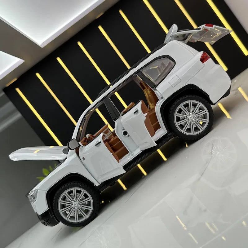 1:24 Toyota Land Cruiser GR Sport 2021 