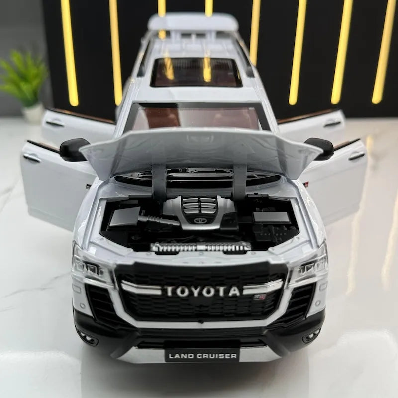 1:24 Toyota Land Cruiser GR Sport 2021 