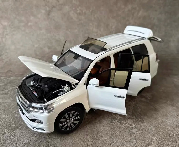 1:18 Toyota 2021 Land Cruiser LC200 Die Cast Model Car