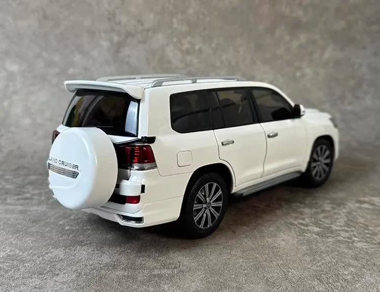 1:18 Toyota 2021 Land Cruiser LC200 Die Cast Model Car